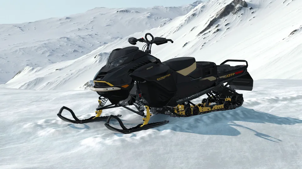 Ski-Doo Expedition Xtreme 2027, Black, вид спереди слева