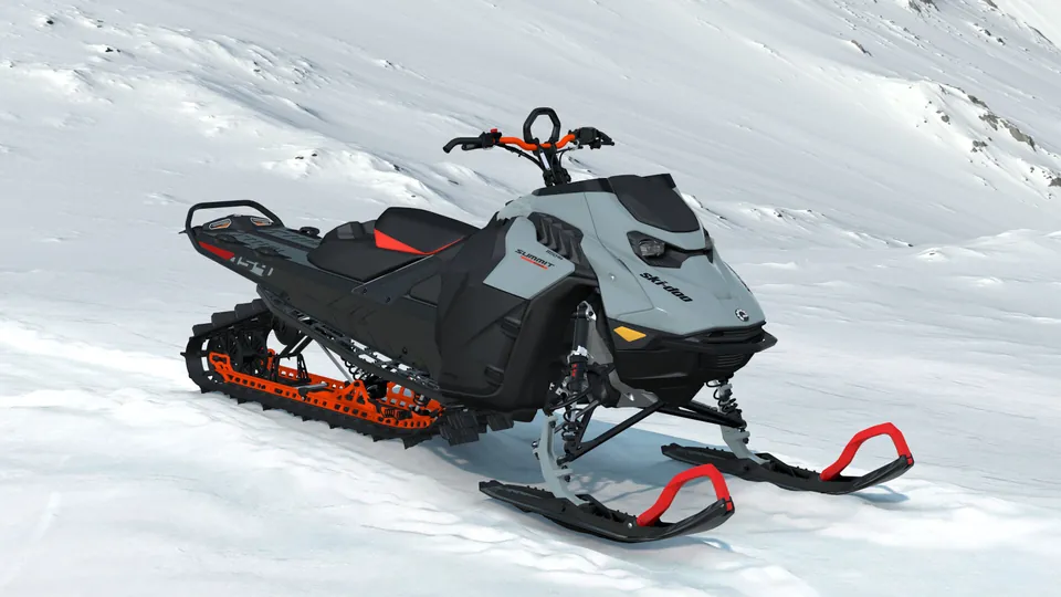 Ski-Doo Summit Edge 2027, Airy Blue, вид спереди справа