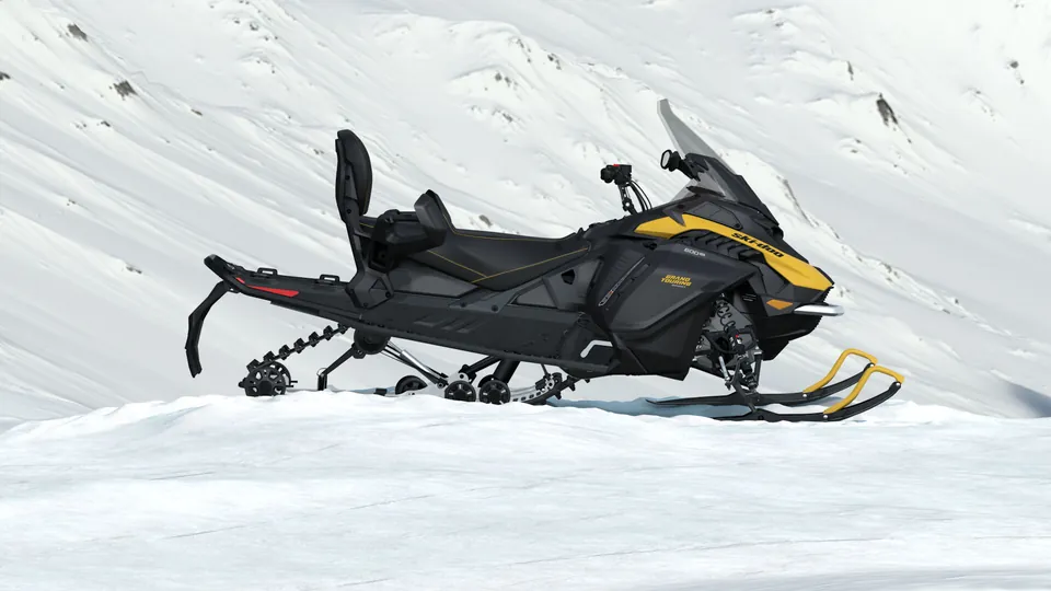 Ski-Doo Grand Touring Sport 2027, Neo Yellow, вид сбоку
