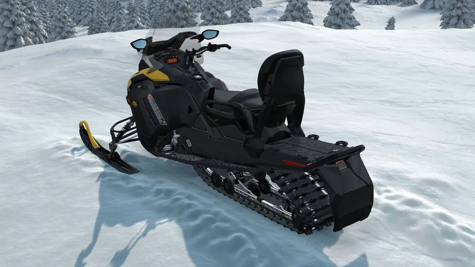 Ski-Doo Grand Touring Sport 2027, Neo Yellow, вид сзади слева