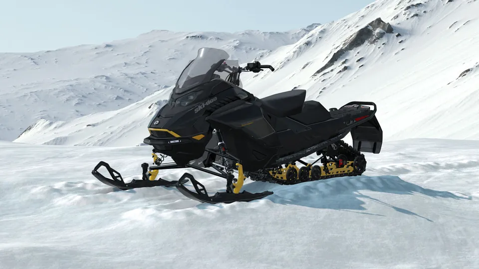 Ski-Doo Renegade Adrenaline с пакетом Enduro 2027, Black, вид спереди слева