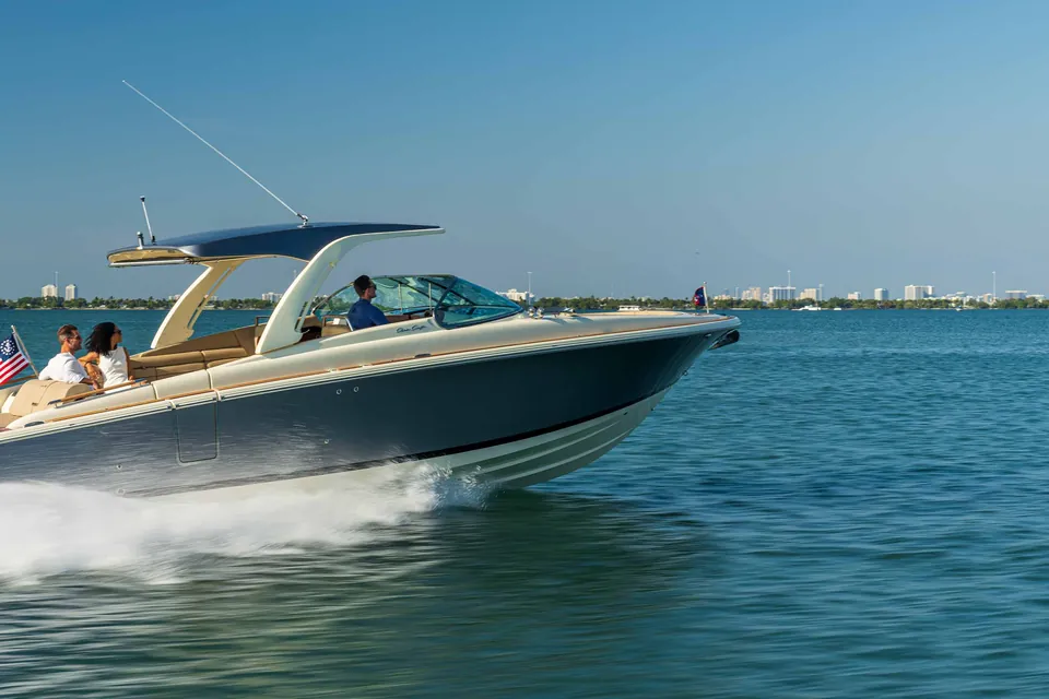 Chris-Craft Launch 35 GT