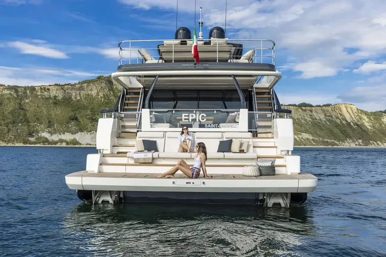 Ferretti Yachts 1000
