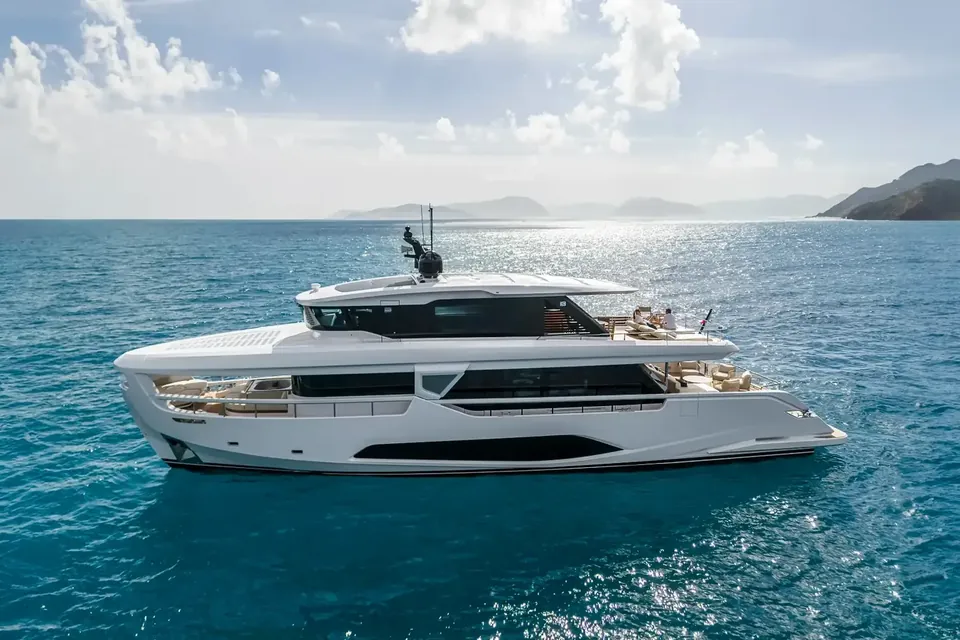 Ferretti Yachts Infynito 90