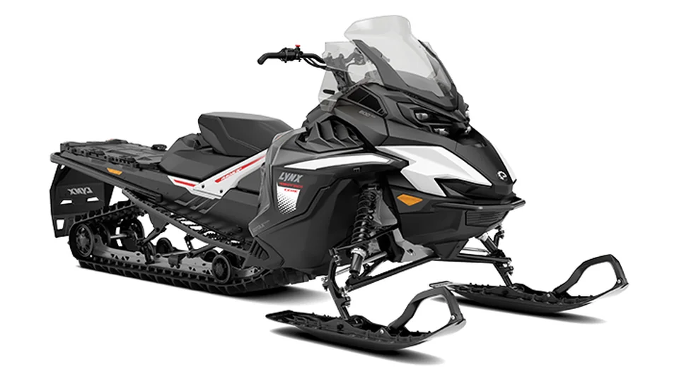 Lynx 49 Ranger Core 2027 в цвете Bright White / Black, вид спереди-сбоку